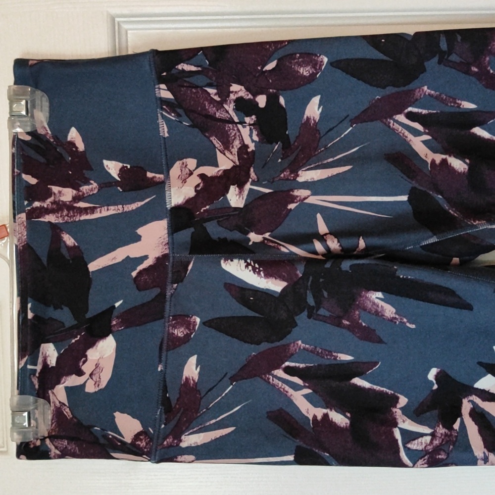 Patterned Ankle Leggings